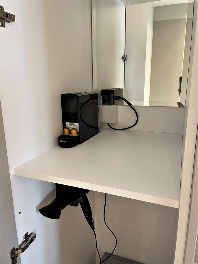 West End Lane II Aparthotel Лондон Екстериор снимка