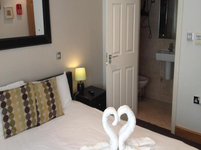 West End Lane II Aparthotel Лондон Екстериор снимка