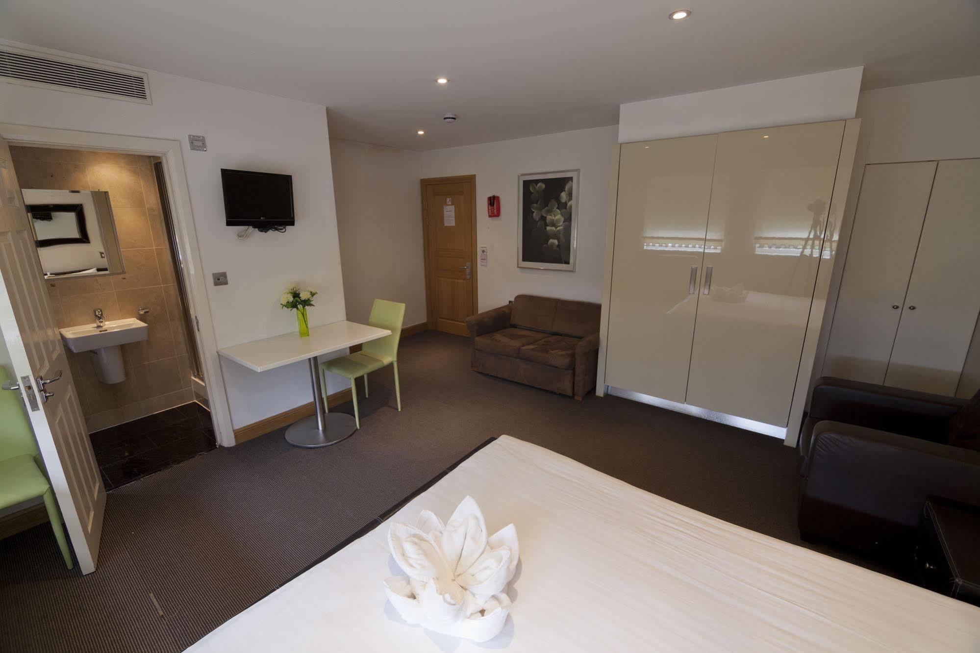 West End Lane II Aparthotel Лондон Екстериор снимка
