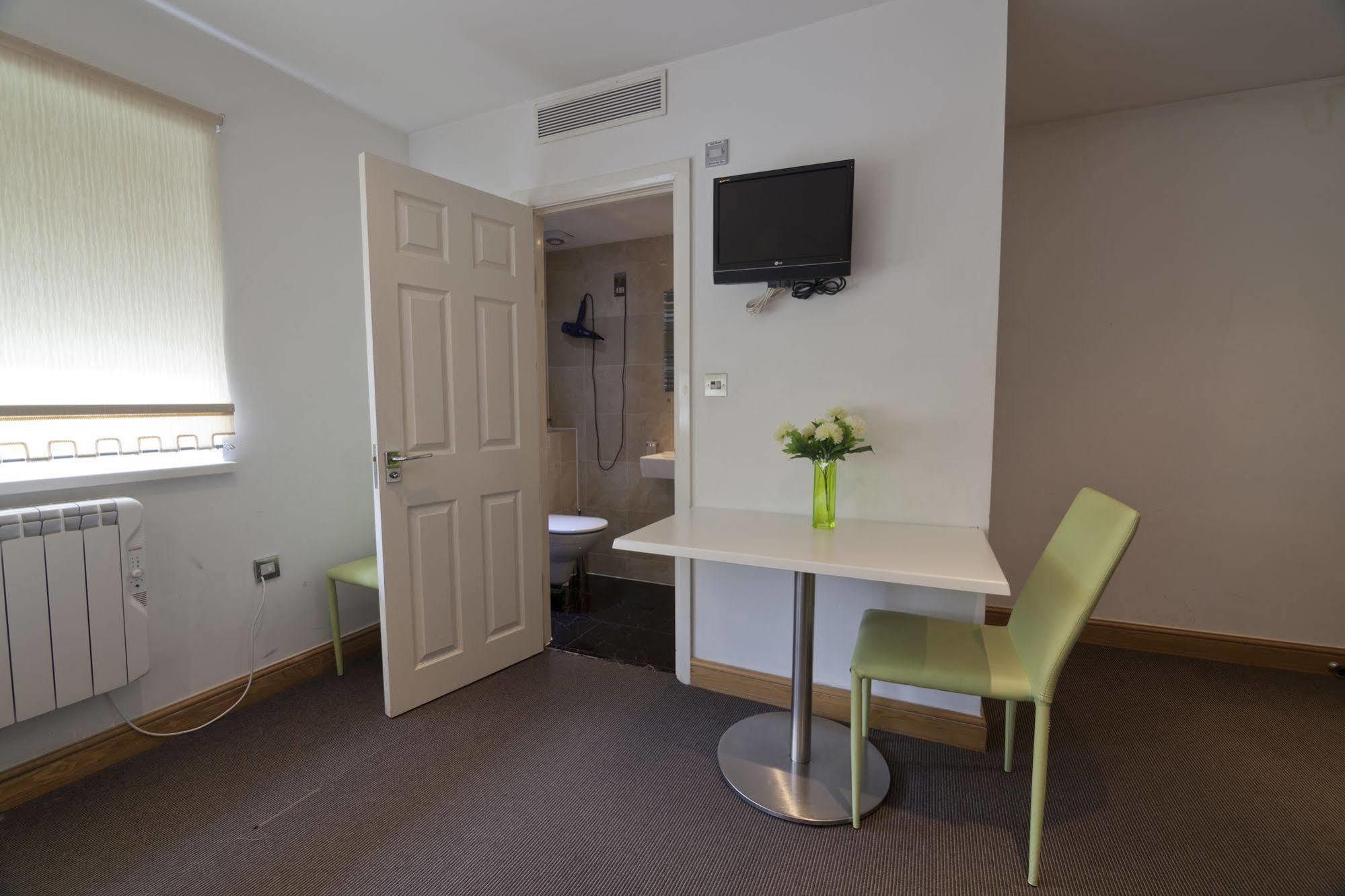 West End Lane II Aparthotel Лондон Екстериор снимка