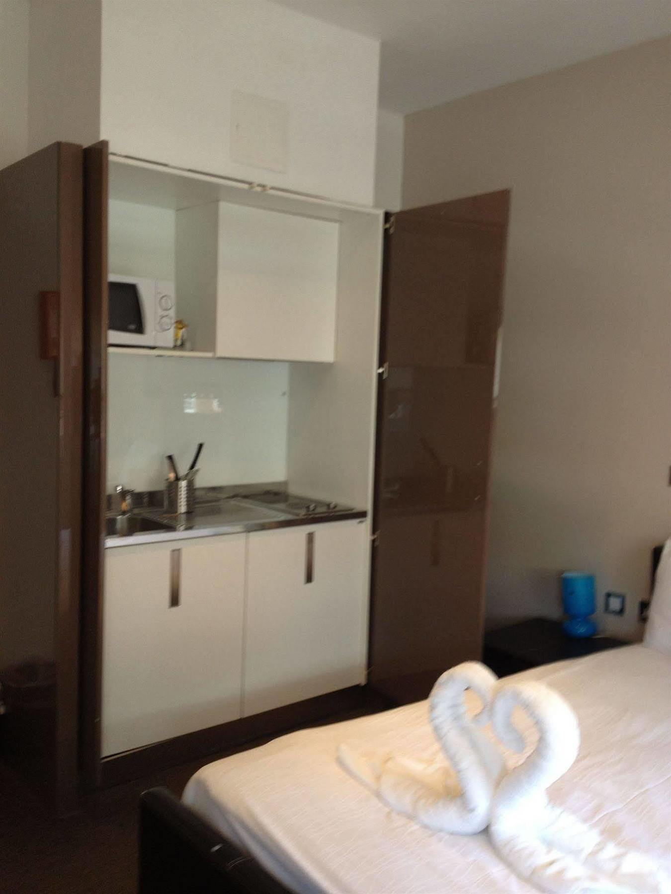 West End Lane II Aparthotel Лондон Екстериор снимка