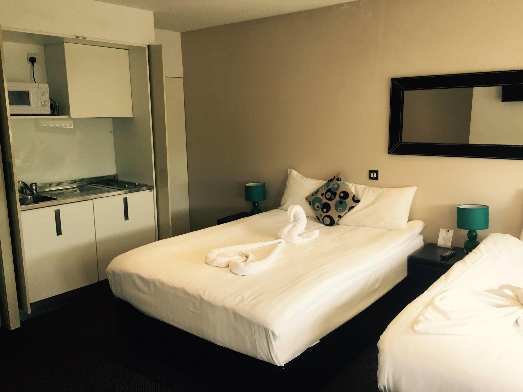 West End Lane II Aparthotel Лондон Екстериор снимка